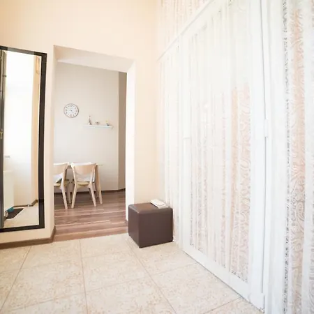 Apartment Honey With Balcony Lviv